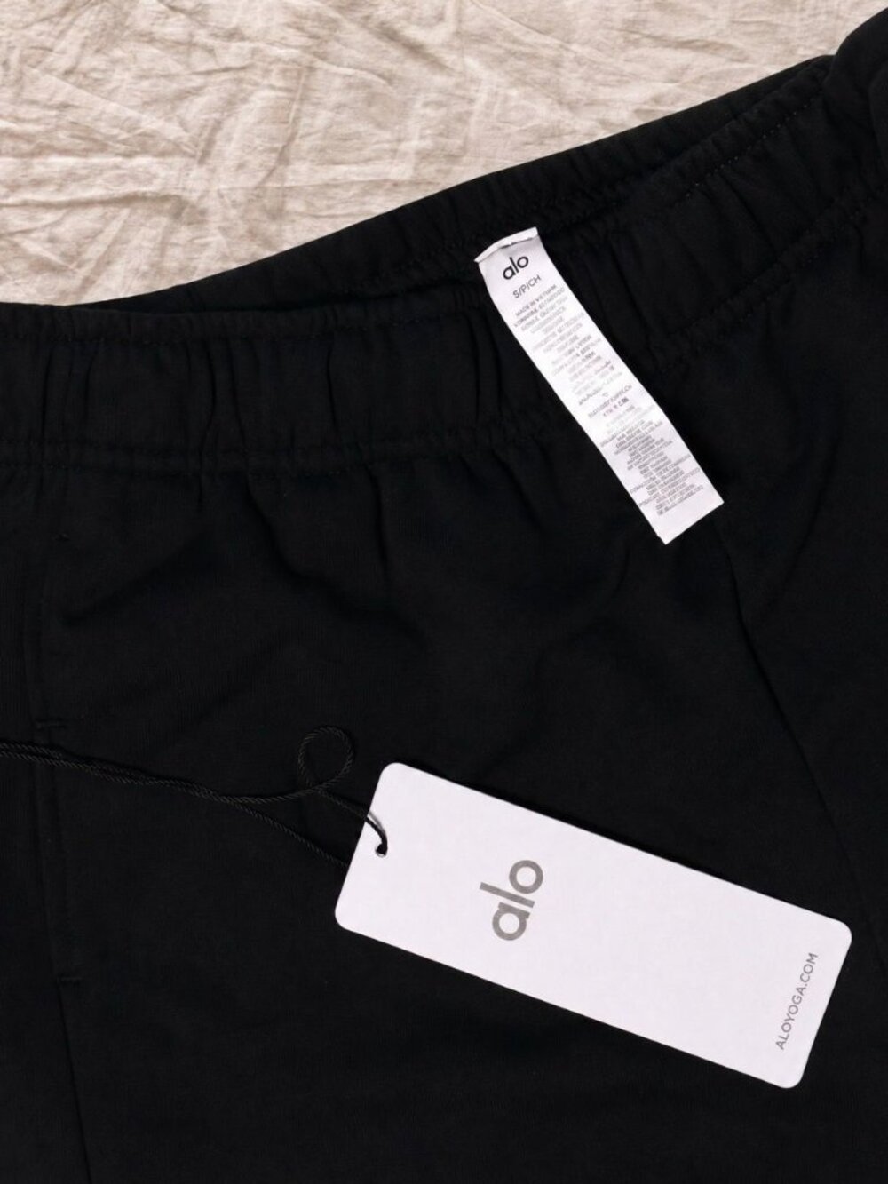 Size S | Alo Yoga Accolade Sweatpant Black - Picture 3 of 3